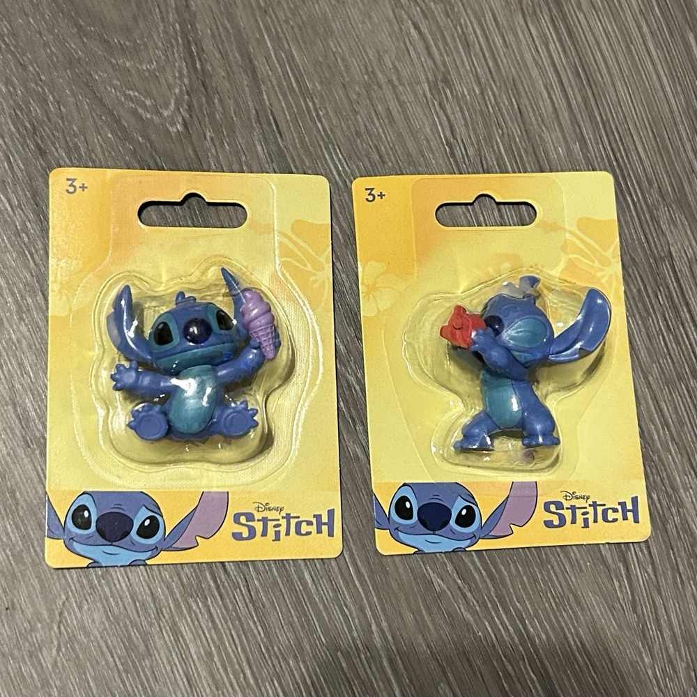 Disney Stitch Micro Collection Figure - Stitch Holding Gift Stitch Ice Cream New